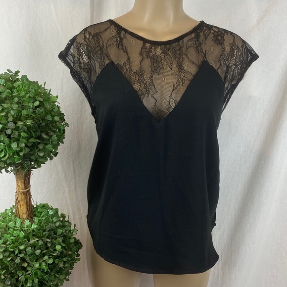 Lovers & Friends Black Lace Shoulder Short Sleeve Blouse Top S - Picture 1 of 4